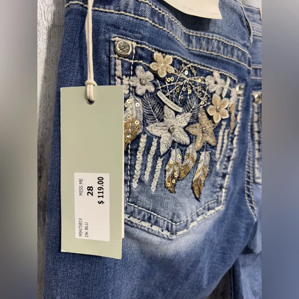 Miss Me Mid-Rise Bootcut Jeans Size 28x32 - Picture 10 of 11